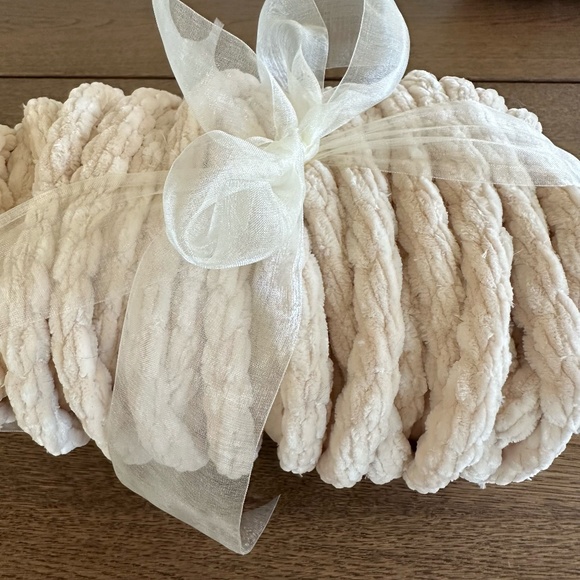 Velvet Yarn Braided Cream Color - Picture 1 of 4